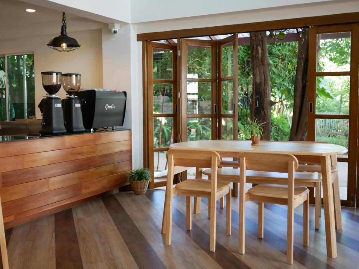 Hostel Breadfruit Chiang Mai Zewnętrze zdjęcie